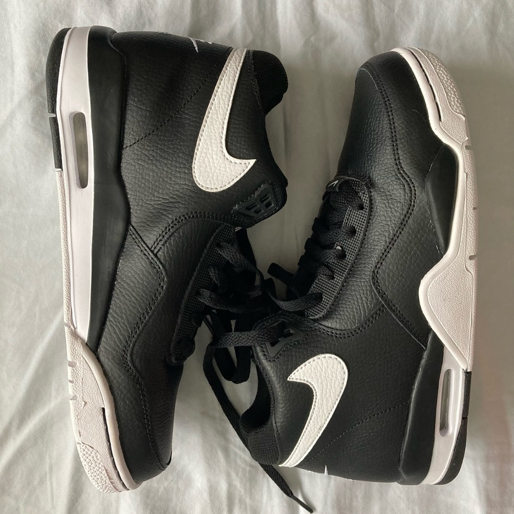 NWB Nike Flight Legacy 👟, size 8.
